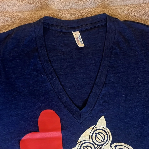 American Apparel graphic v-neck tee with owls - Picture 3 of 7